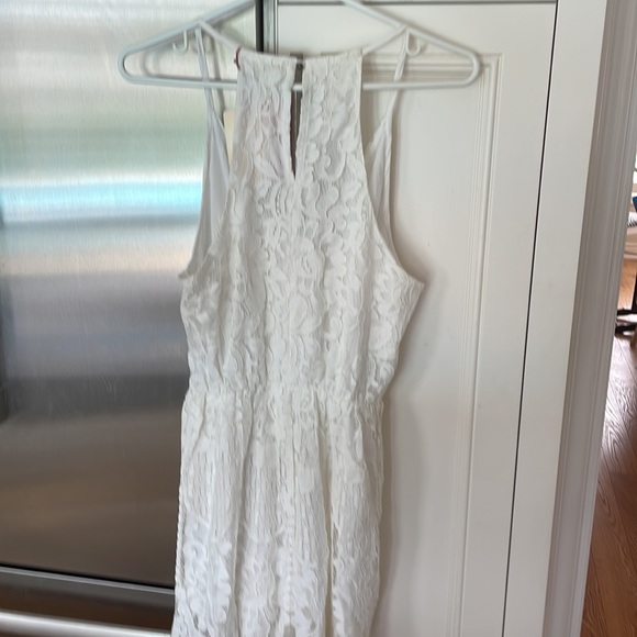 White lace romper, size medium - Picture 4 of 4